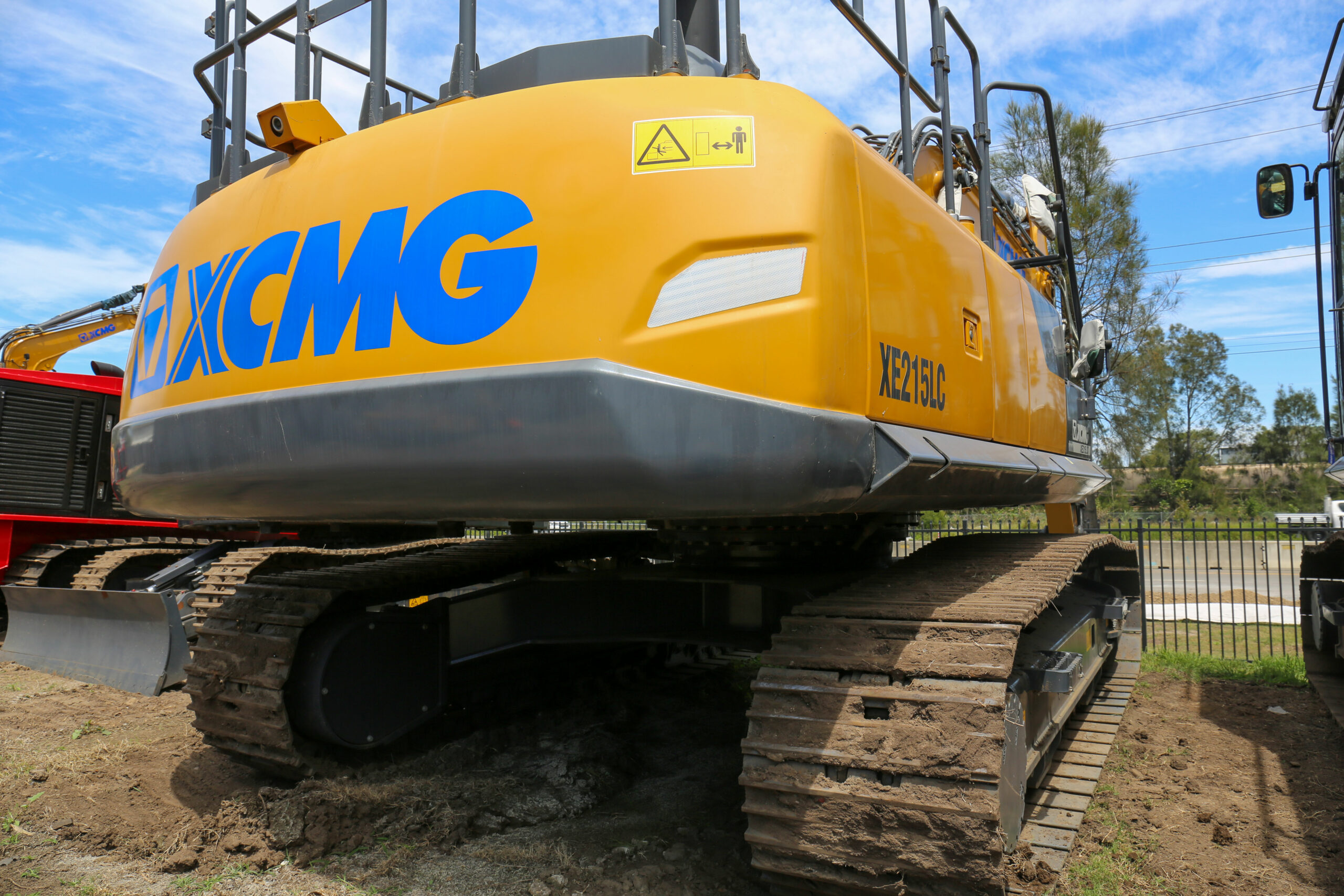 XCMG-XE215LC-web-1