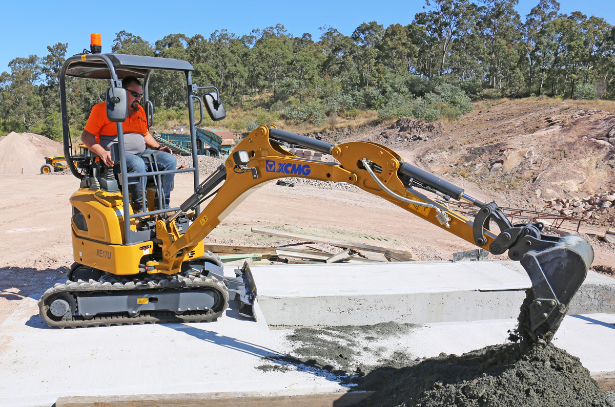 XCMG-XE17U-Mini-Excavator-1