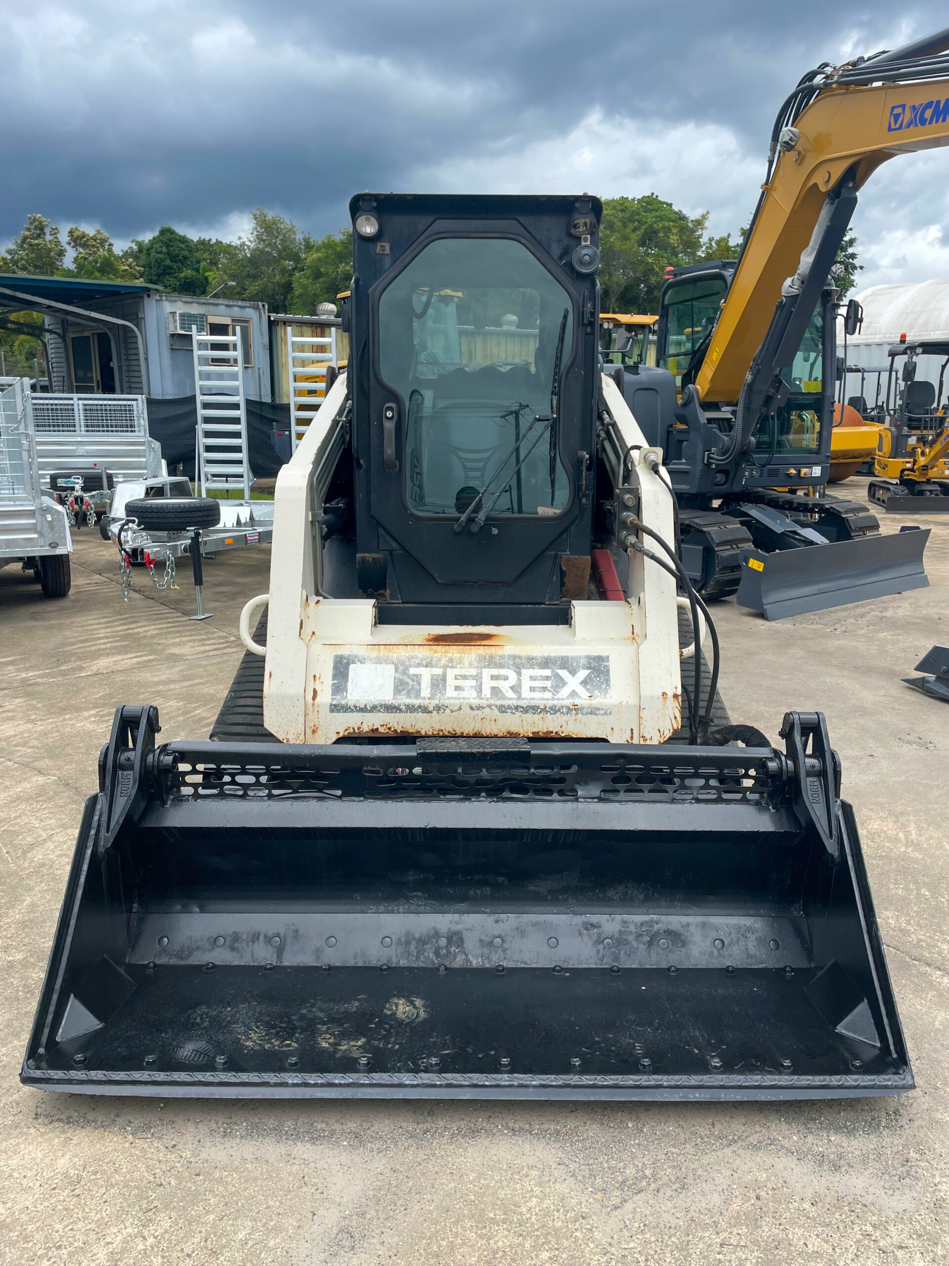 Used-Terex-R265T Track Loader