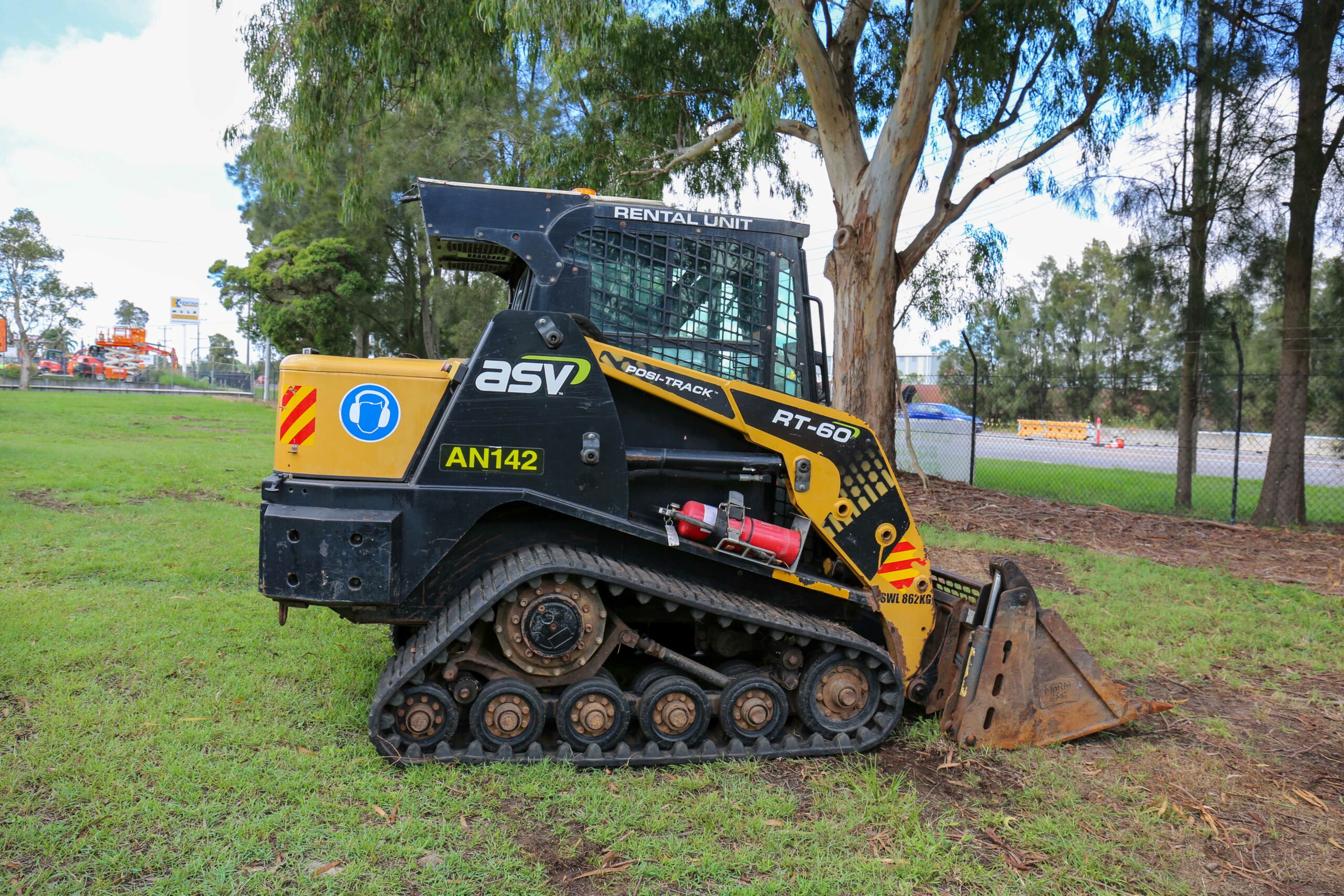 2018 ASV RT-60 Posi-Track Loader image 2