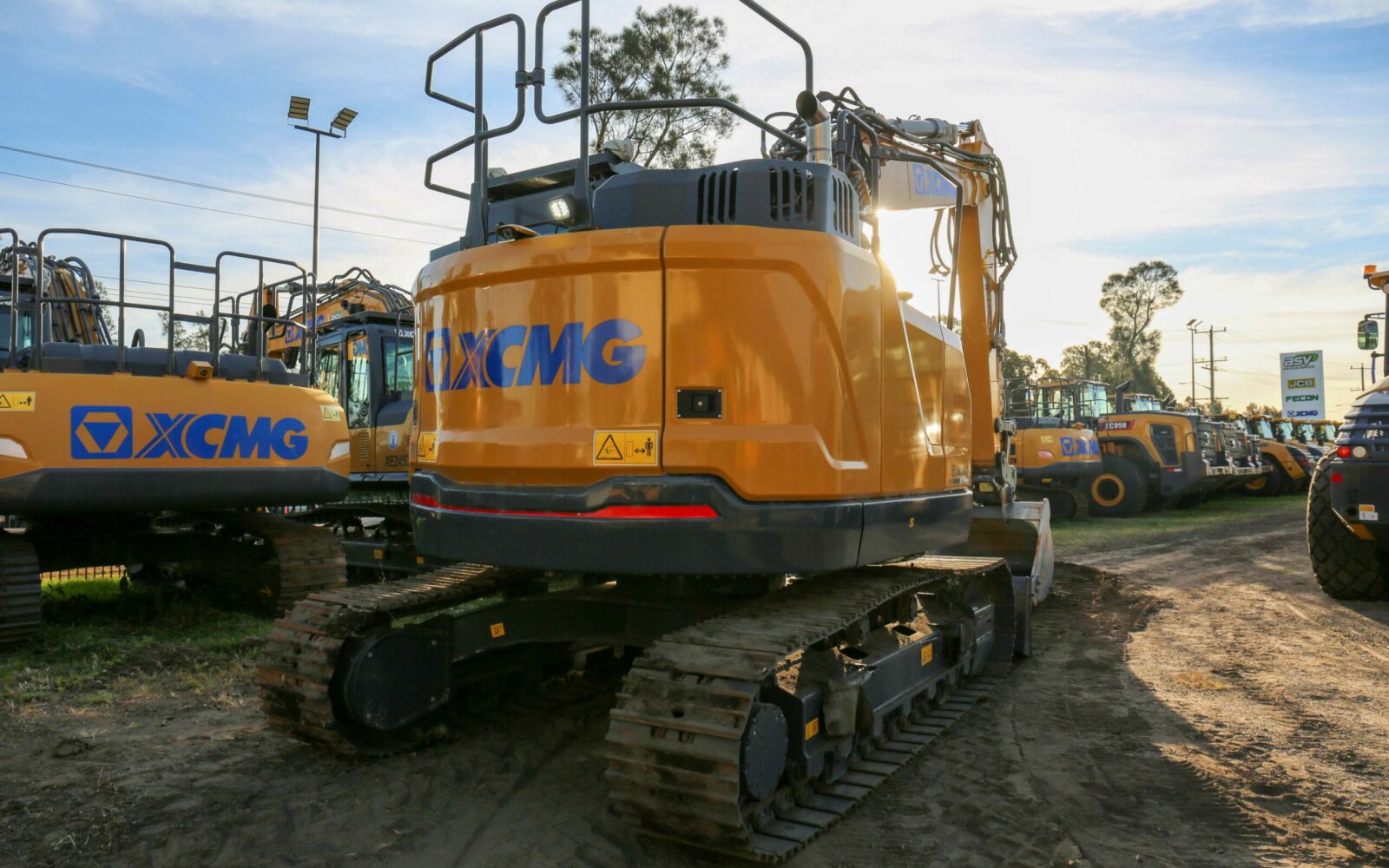 XCMG XE155ECR Excavator Ex Demo (10)