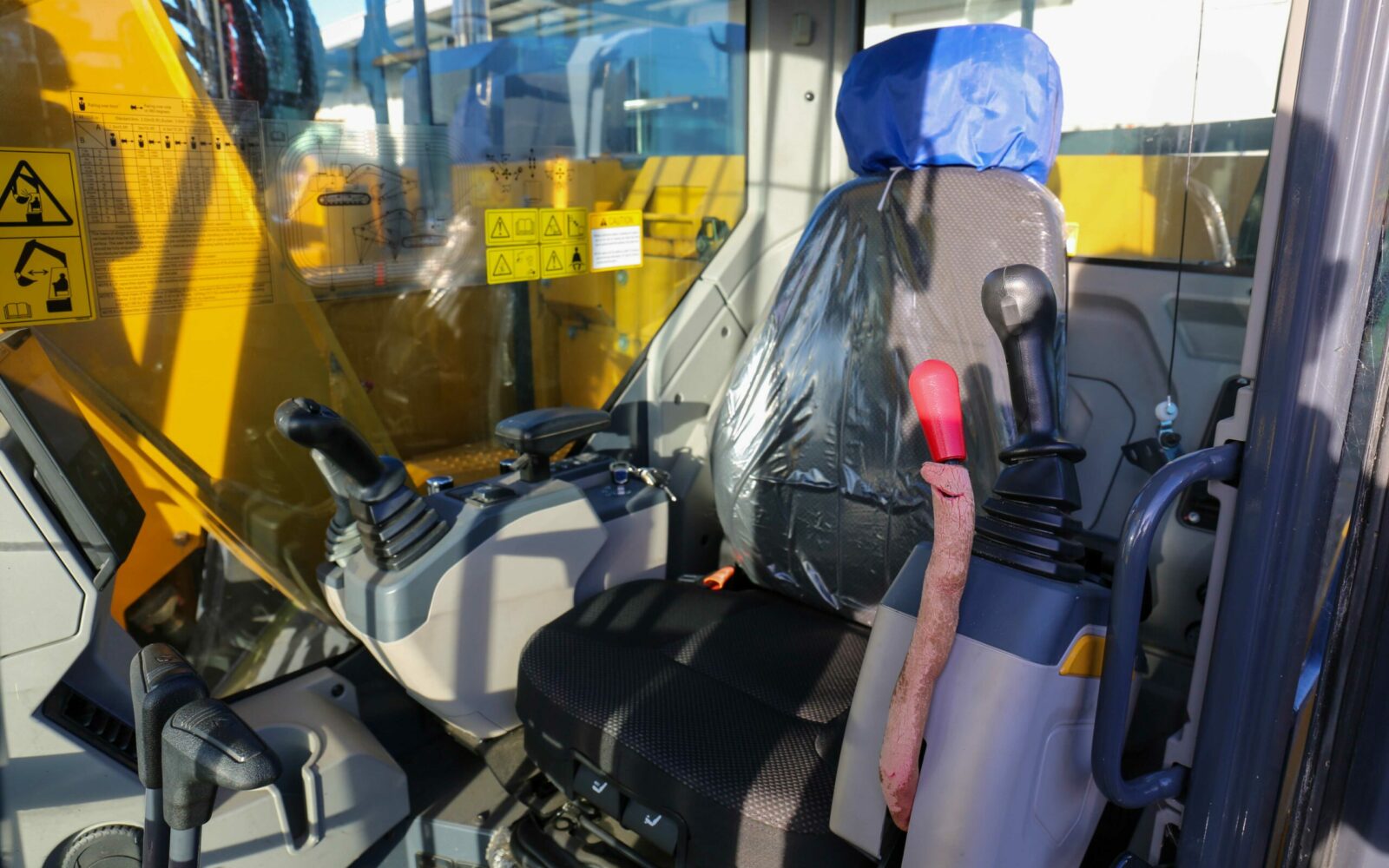 XCMG XE155ECR Excavator Ex Demo (12)