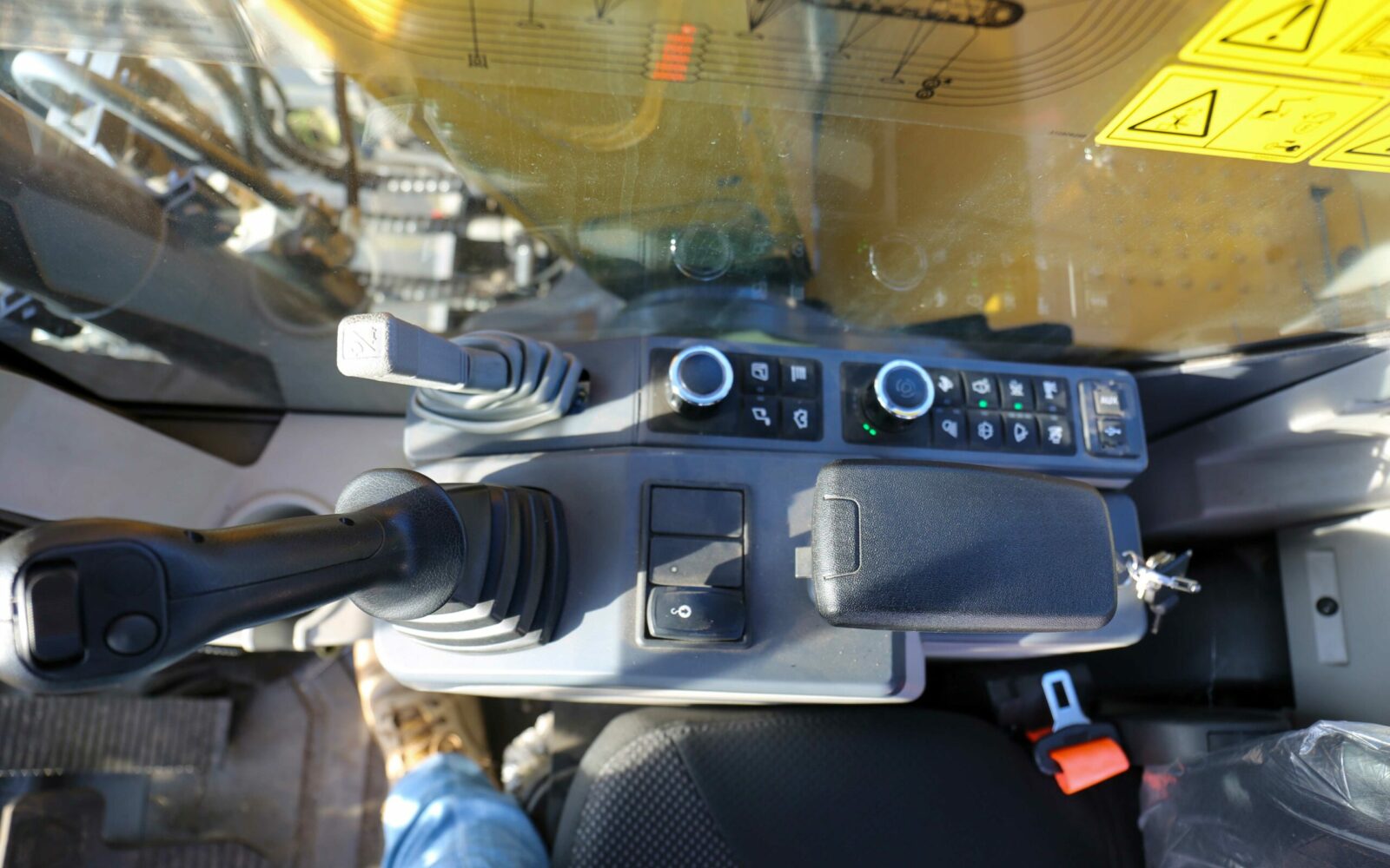 XCMG XE155ECR Excavator Ex Demo (13)