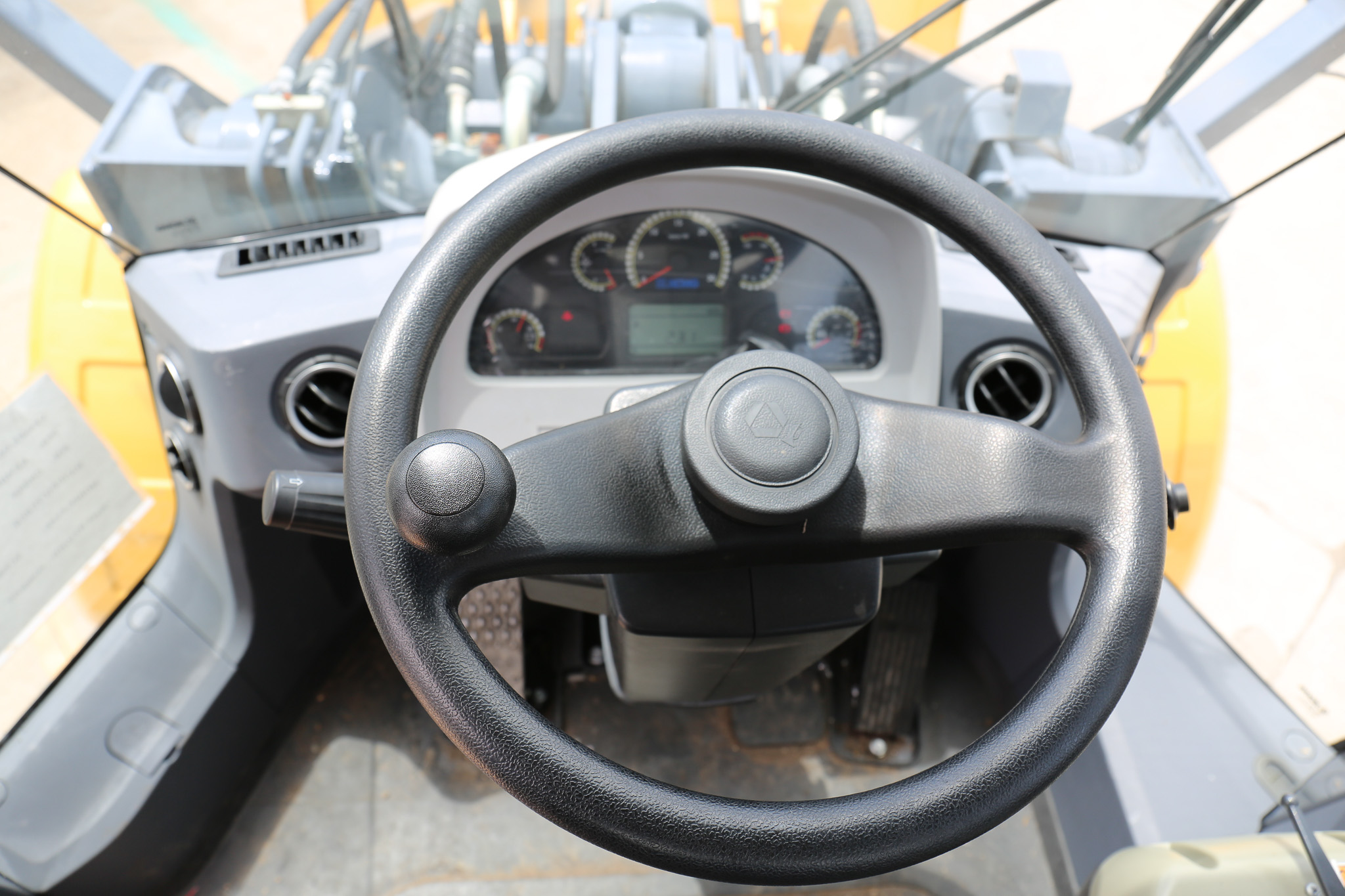 Ex-Demo XCMG XC958 Wheel Loader image 5