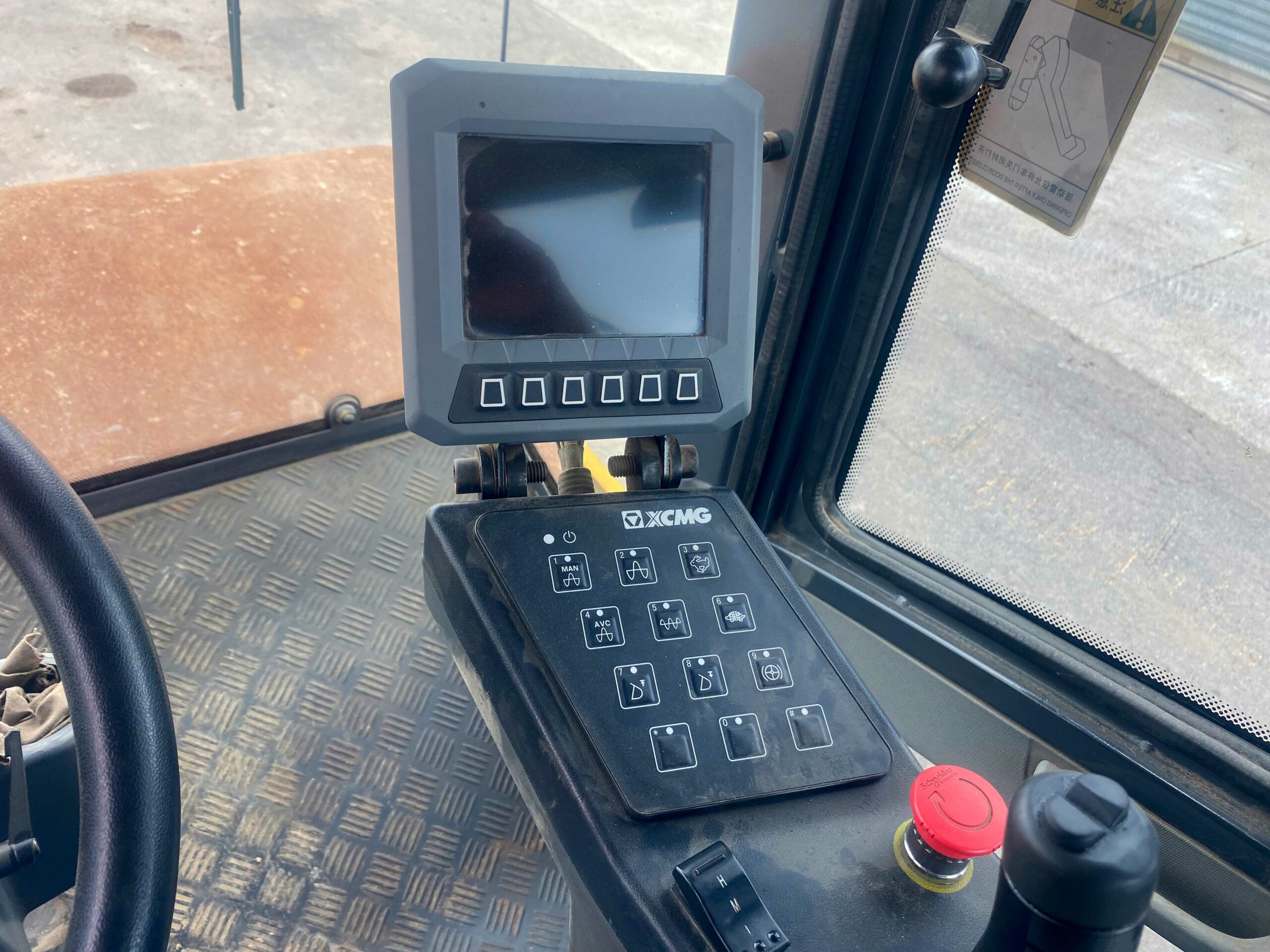 XCMG XS123 Smooth Drum Roller image 6