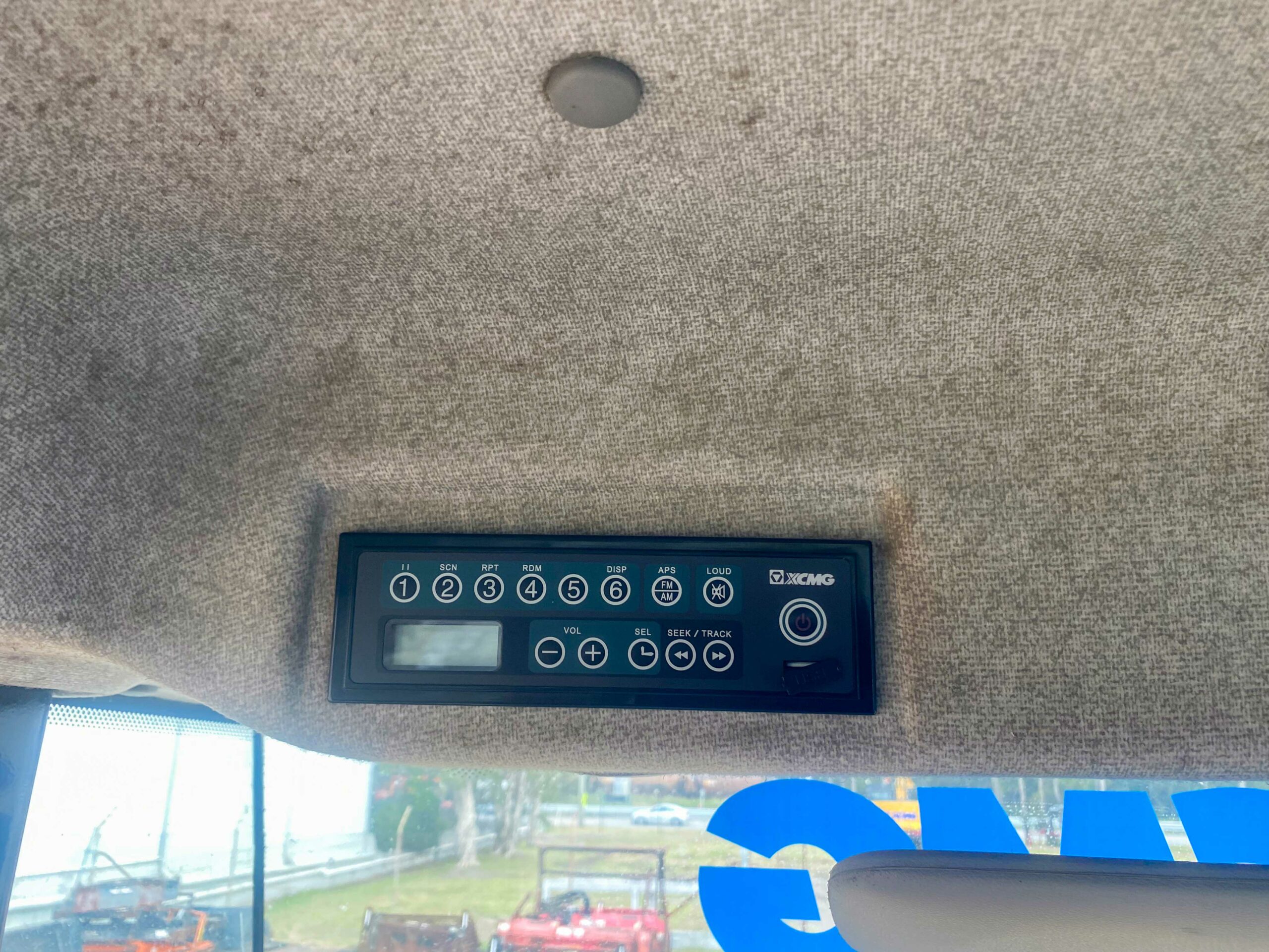 XCMG XS123 Smooth Drum Roller image 9