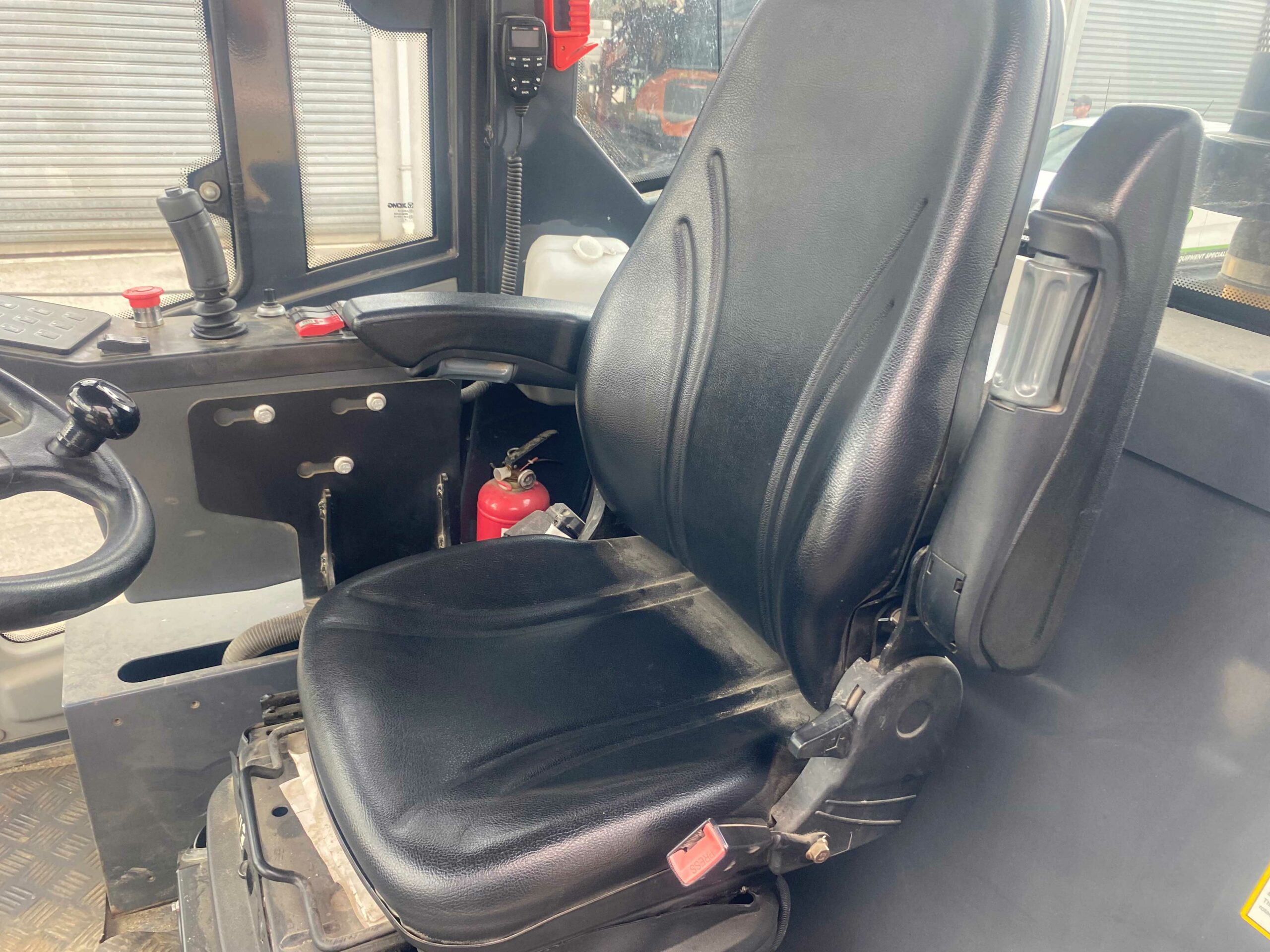 XCMG XS123 Smooth Drum Roller image 10