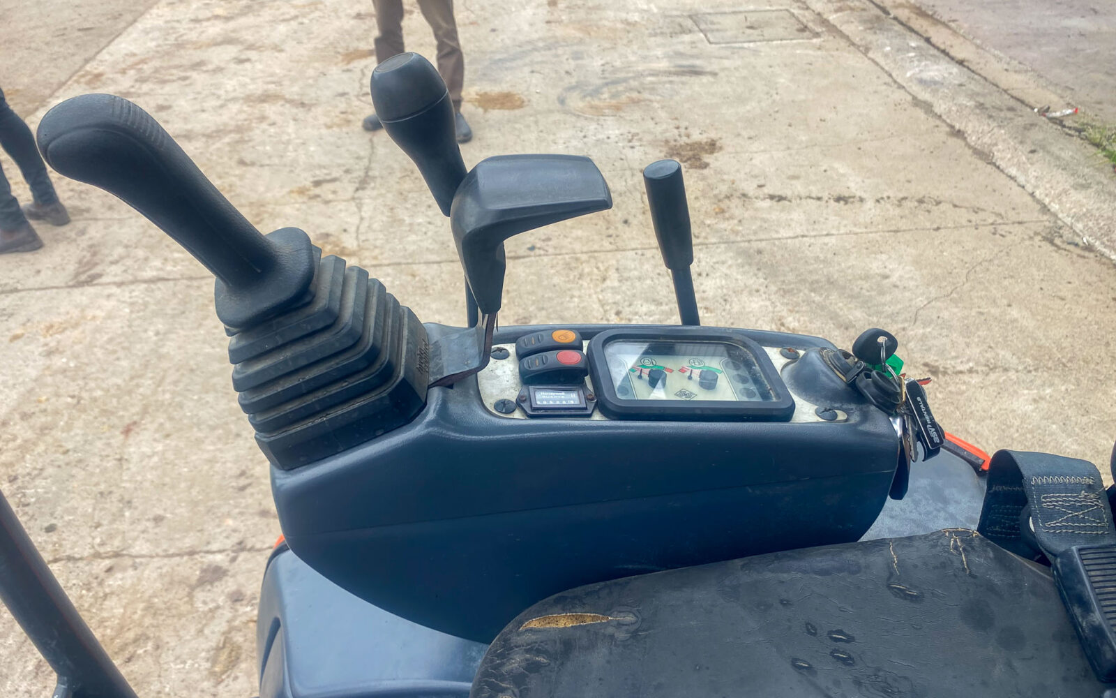 2019 Euocomach ES18ZT mini excavator (12)