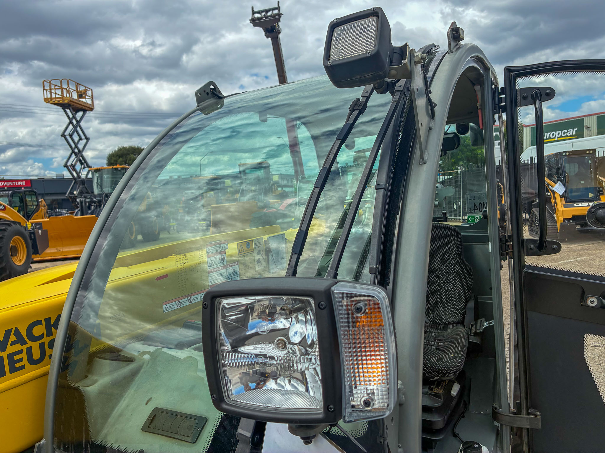 2019 Wacker Neuson TH627 Telehandler image 10