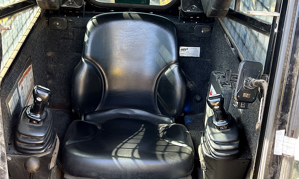 2018 ASV RT-60 Posi-Track Loader image 9
