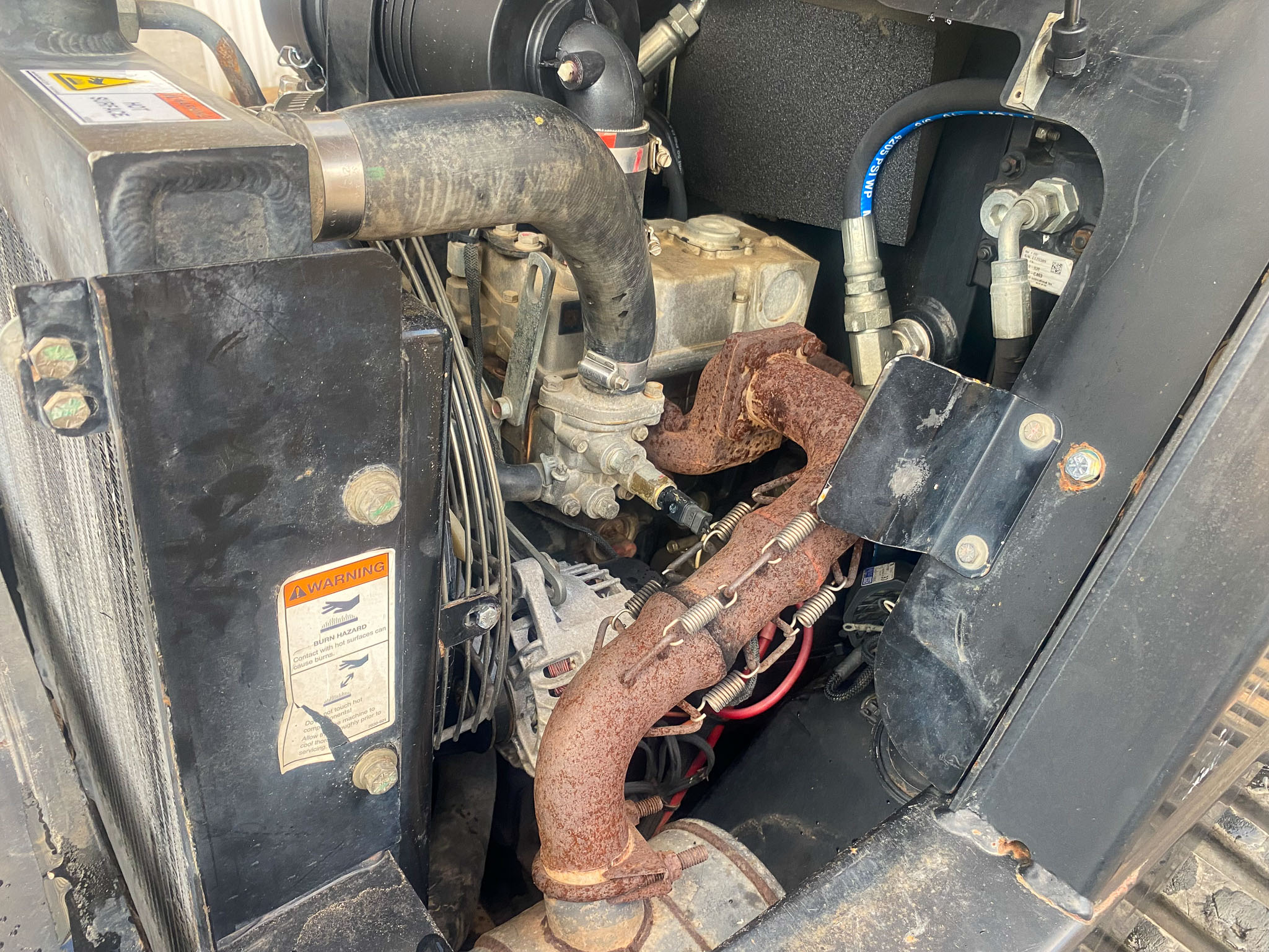 2017 RT-30 Posi-Track Loader image 6