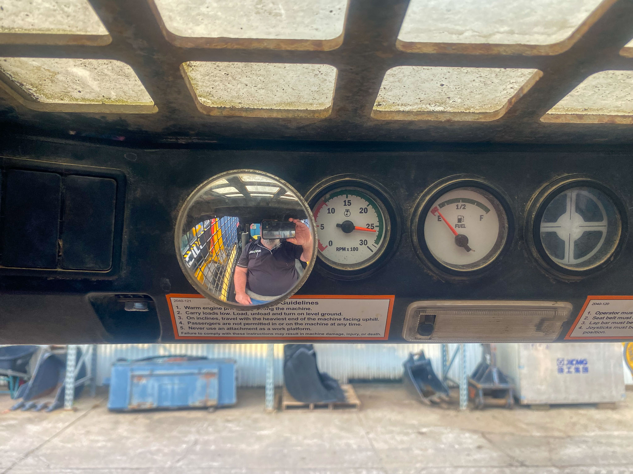 2017 RT-30 Posi-Track Loader image 5