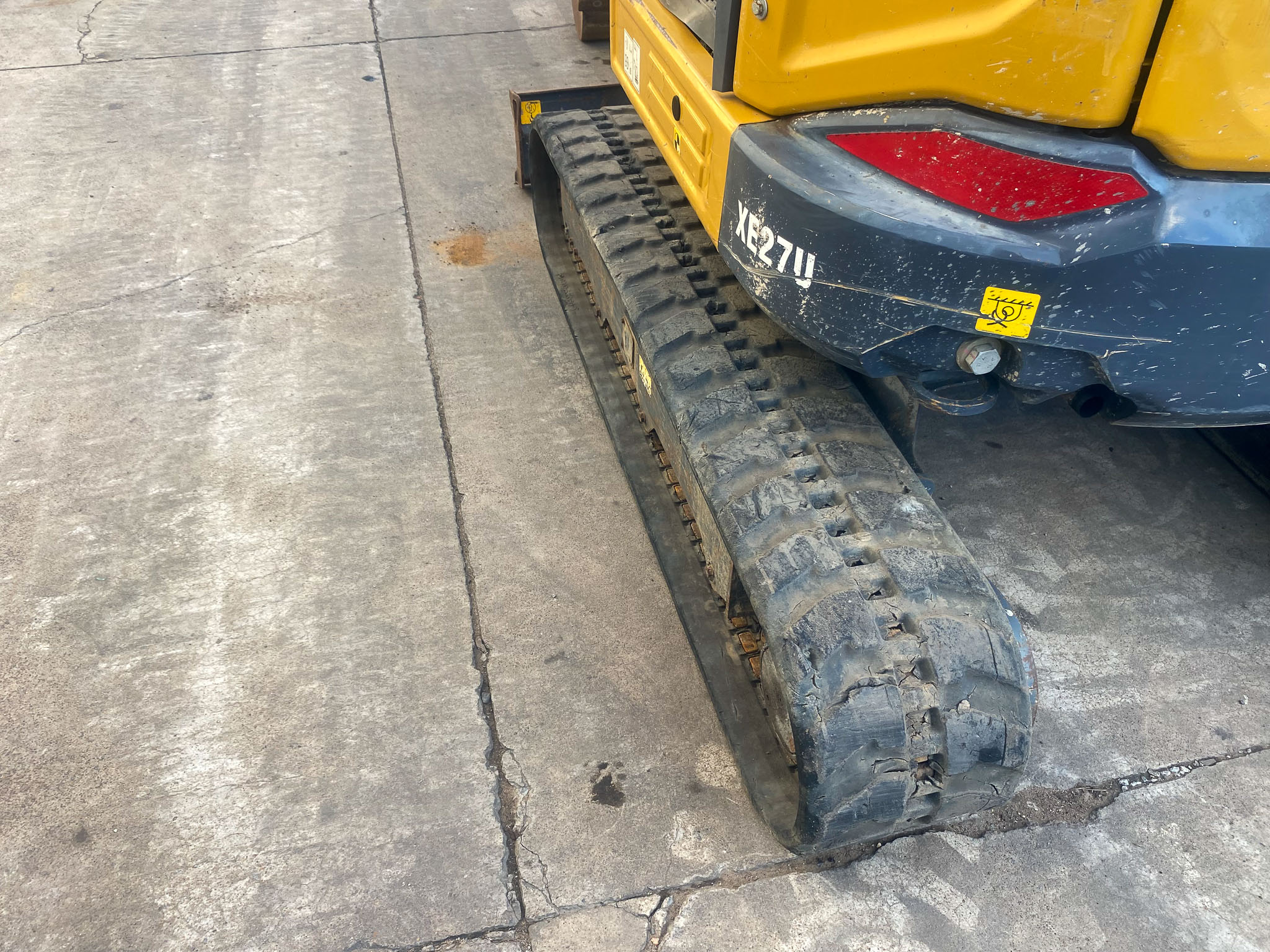 2022 XCMG XE27U Mini Excavator image 3