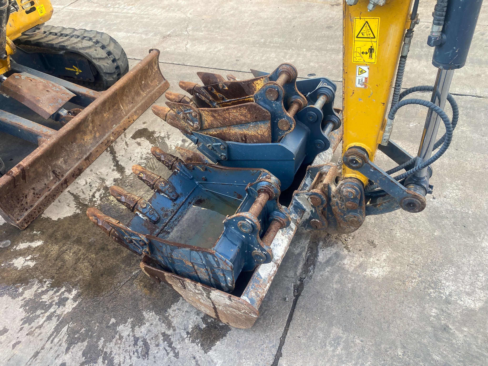 2022 XCMG XE27U Mini Excavator image 8