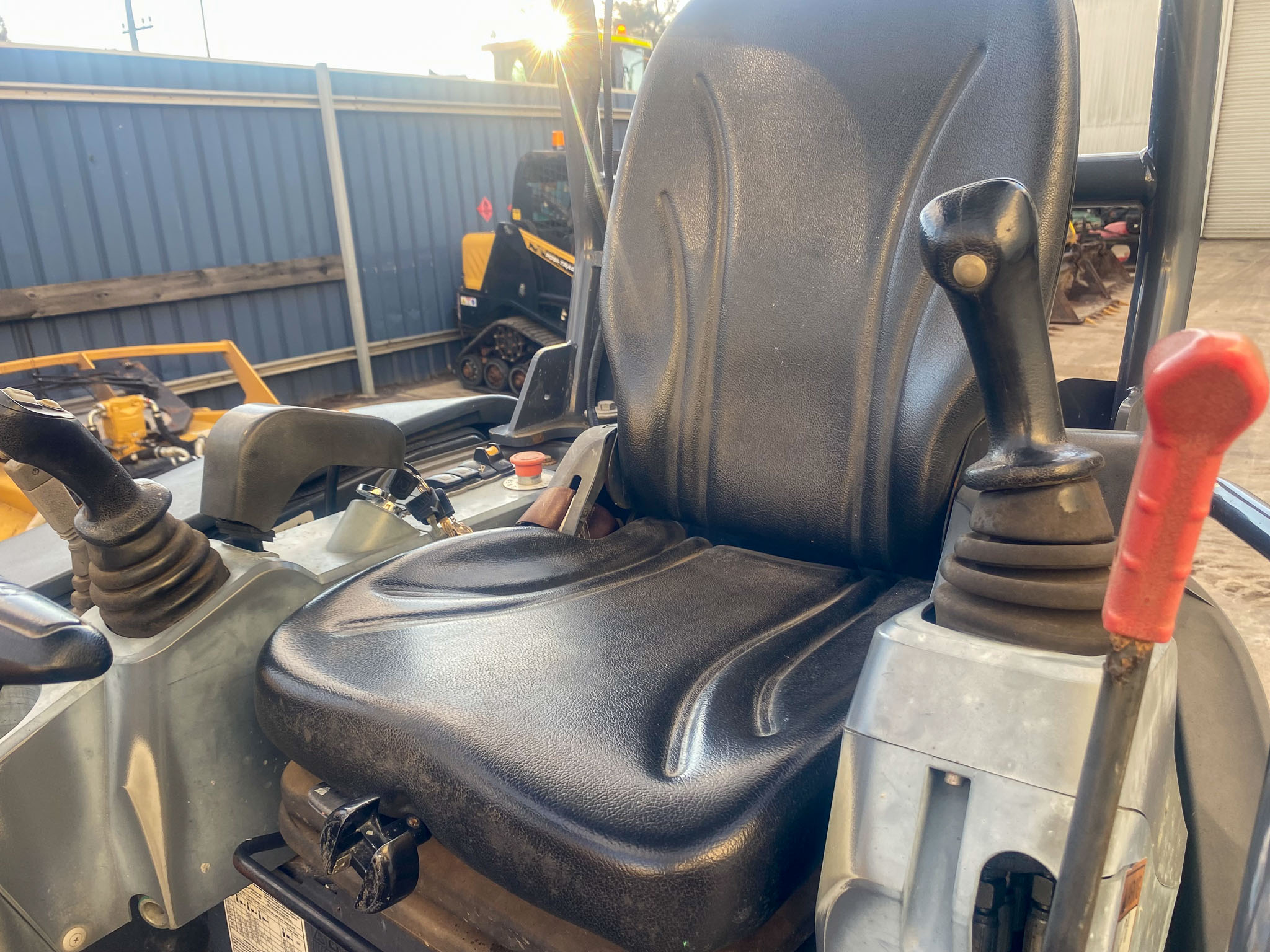 2022 XCMG XE27U Mini Excavator image 6