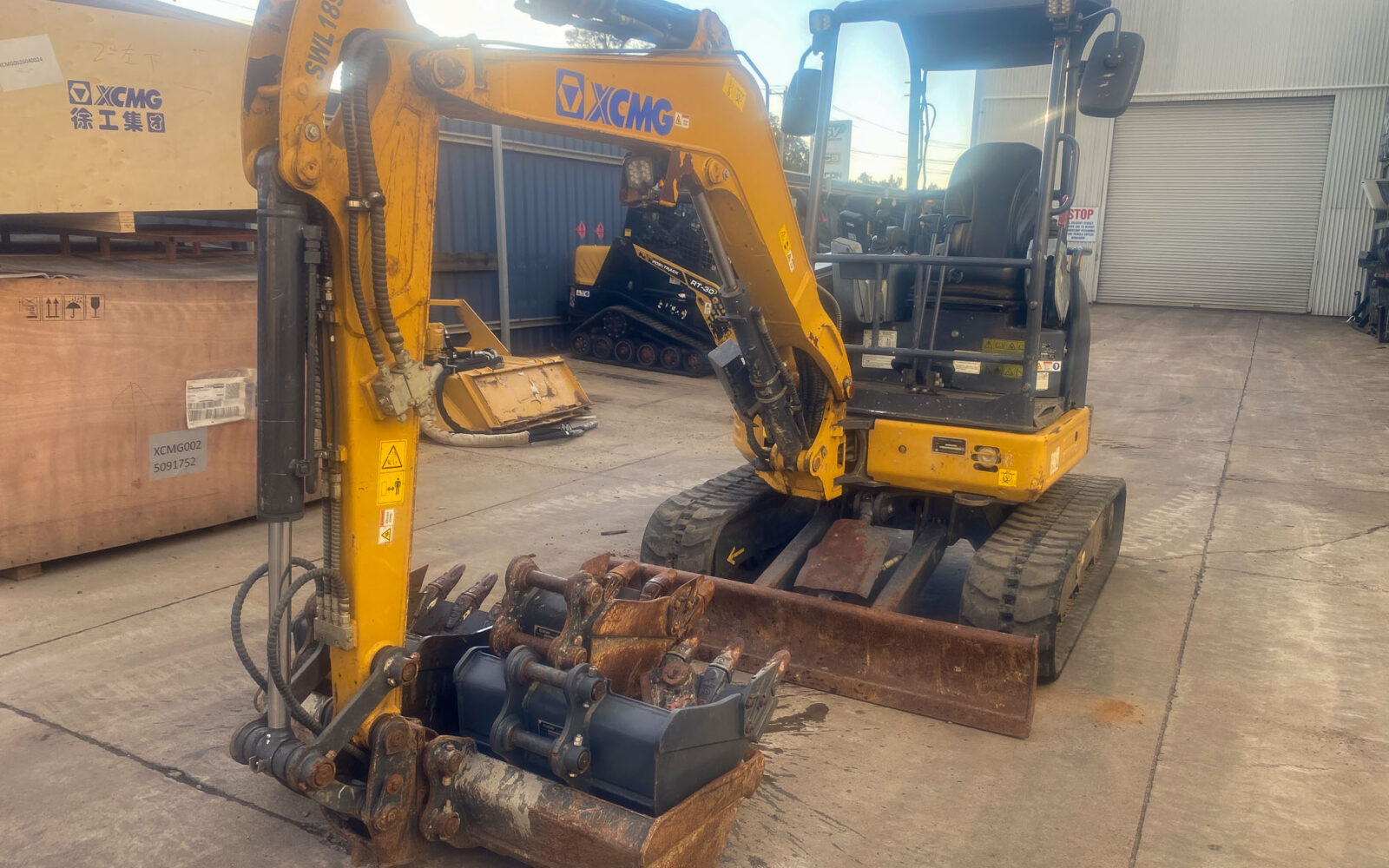 U3054 XCMG XE27U (3) XCMG XE27U