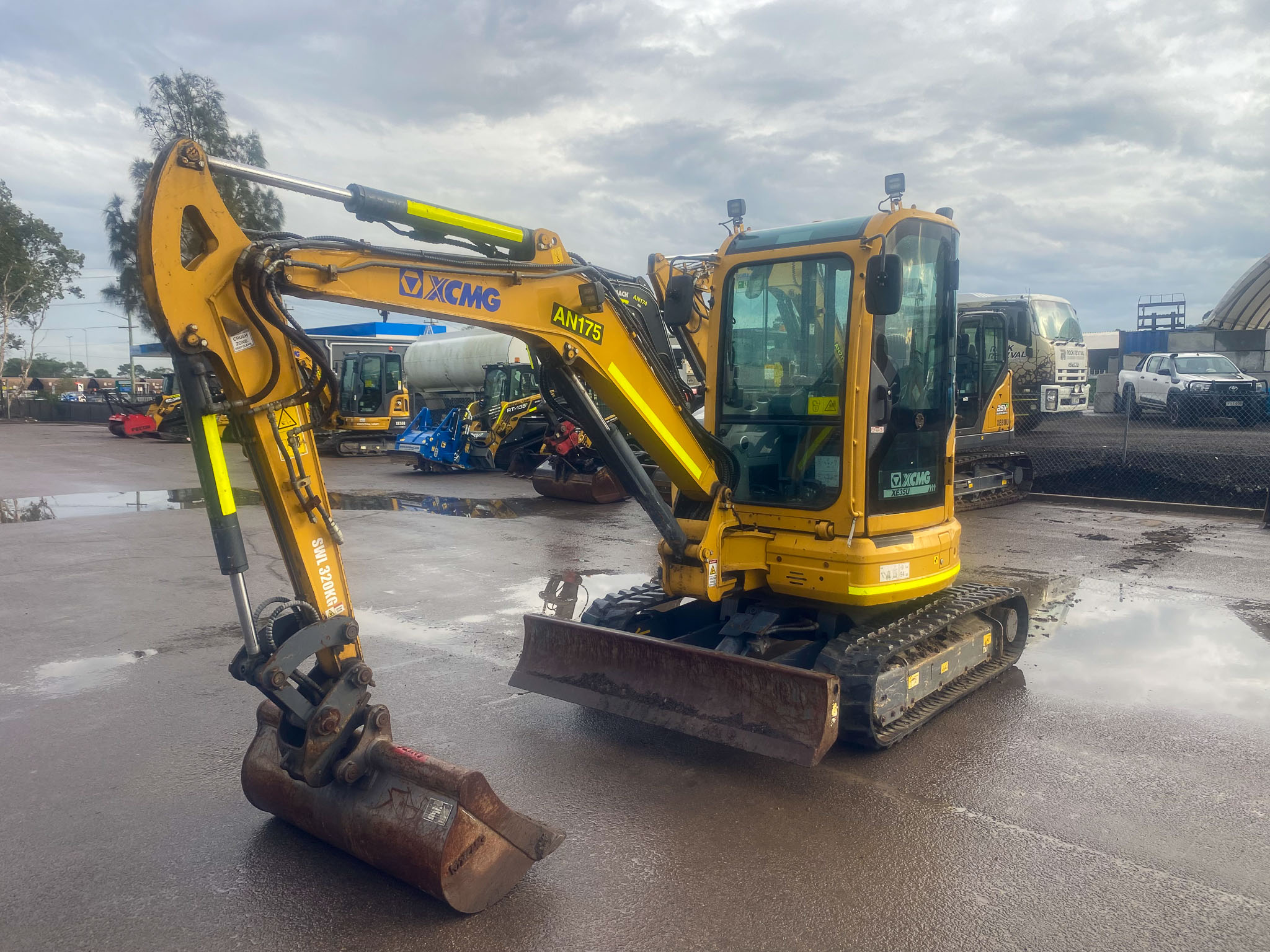 2023 XCMG XE35U Mini Excavator image 9