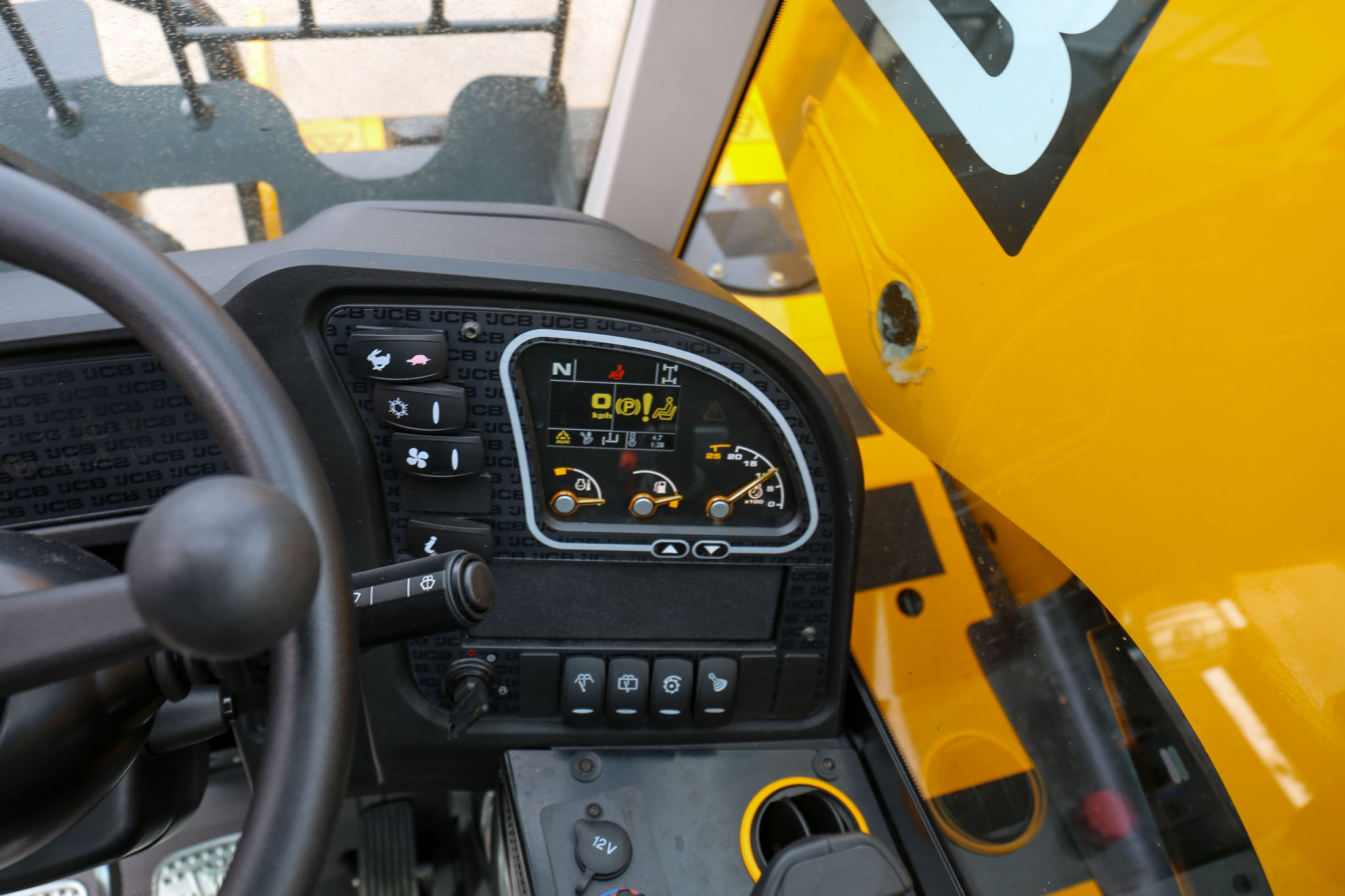 2025 JCB 525-60 Industrial Telehandler image 4