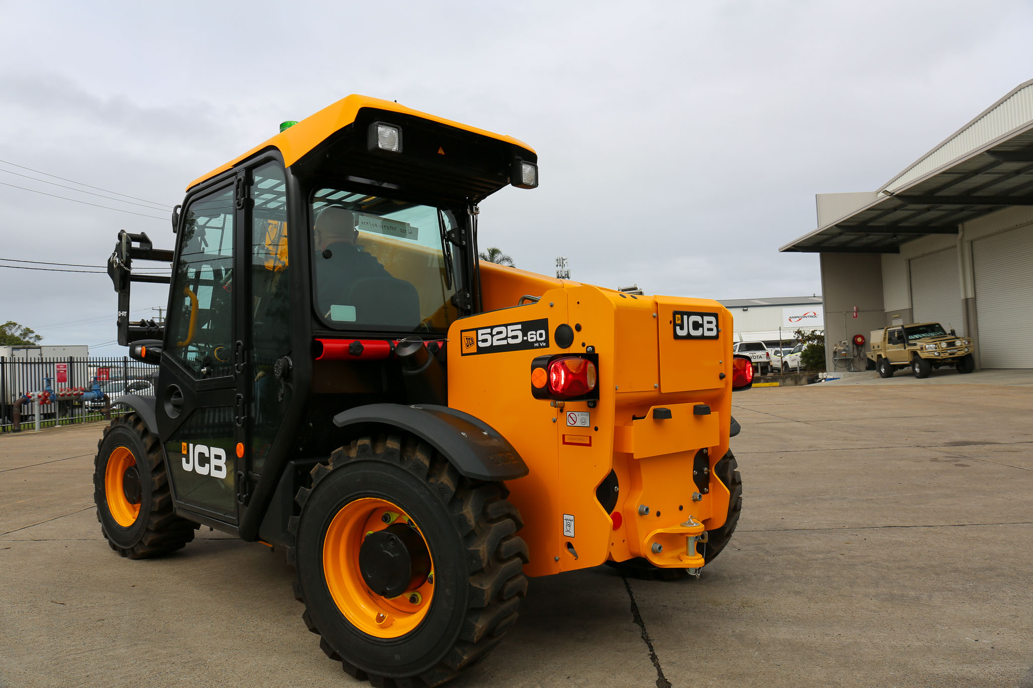 2025 JCB 525-60 Industrial Telehandler image 6