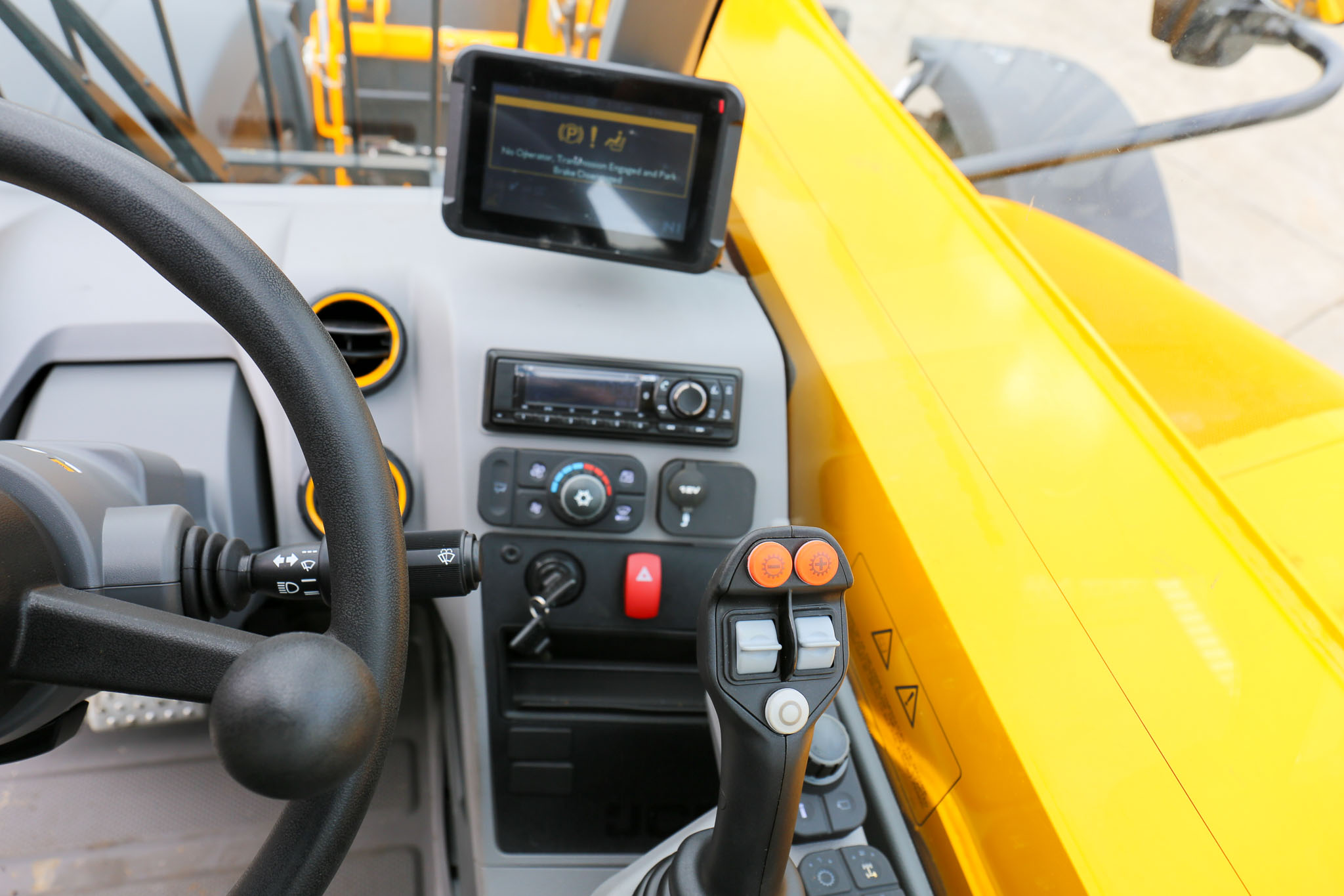 2025 JCB 532-70 Agri Farm Telehandler image 9