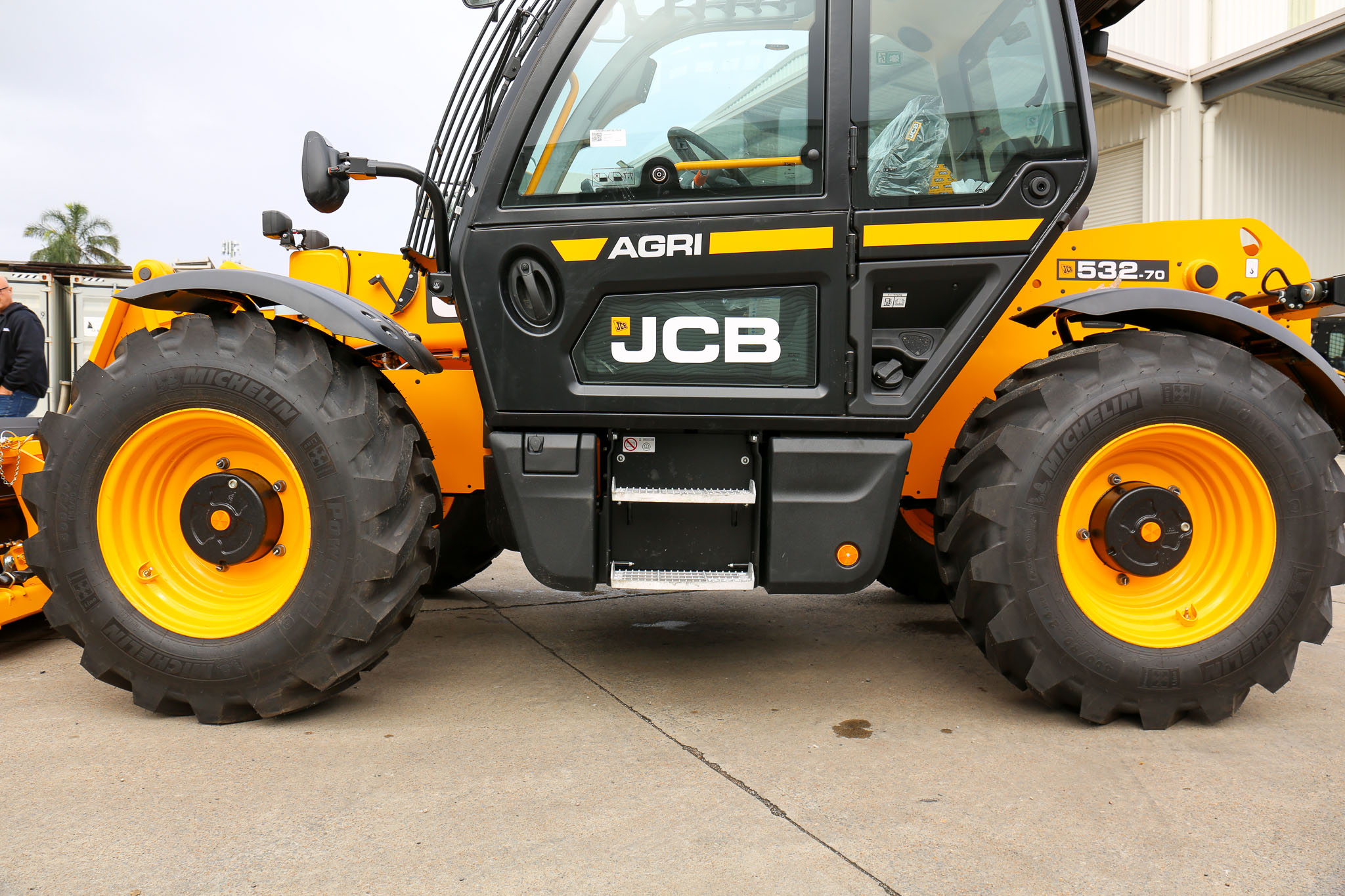 2025 JCB 532-70 Agri Farm Telehandler image 4