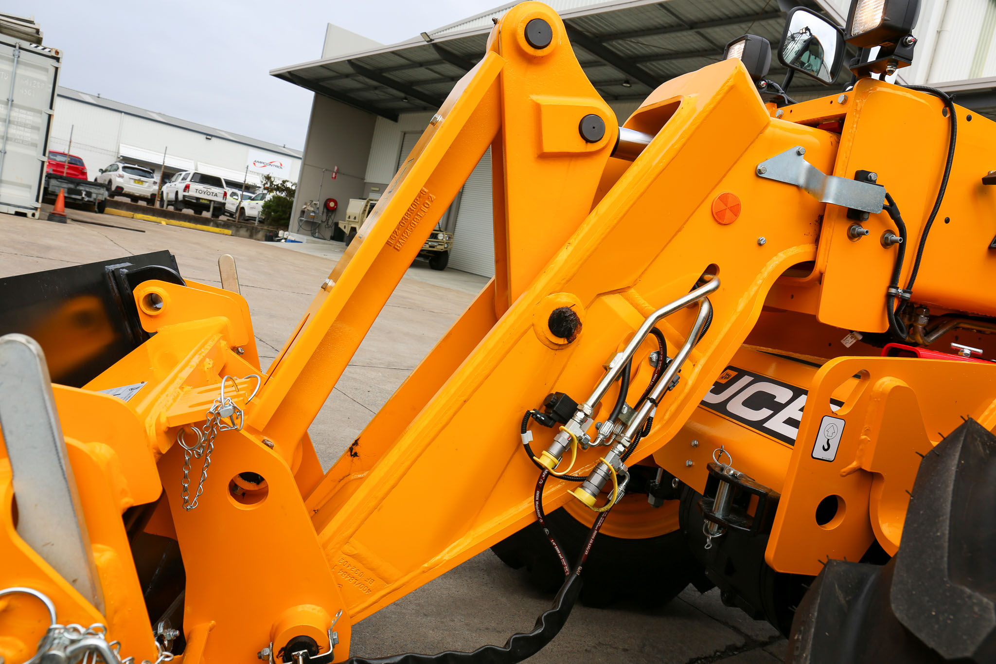 2025 JCB 532-70 Agri Farm Telehandler image 6
