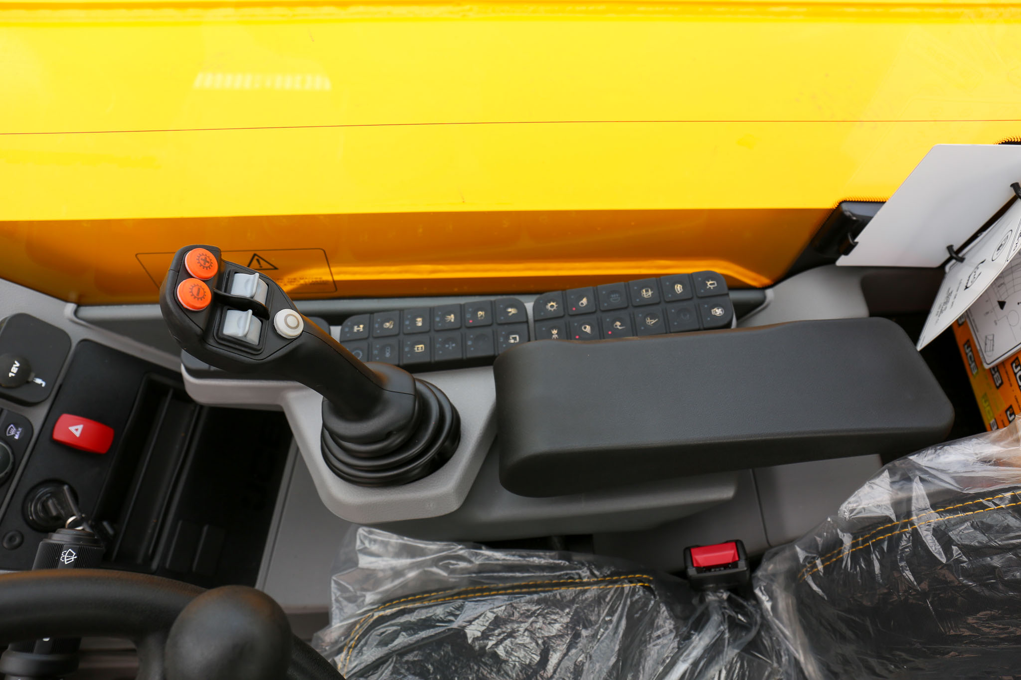 2025 JCB 532-70 Agri Farm Telehandler image 8