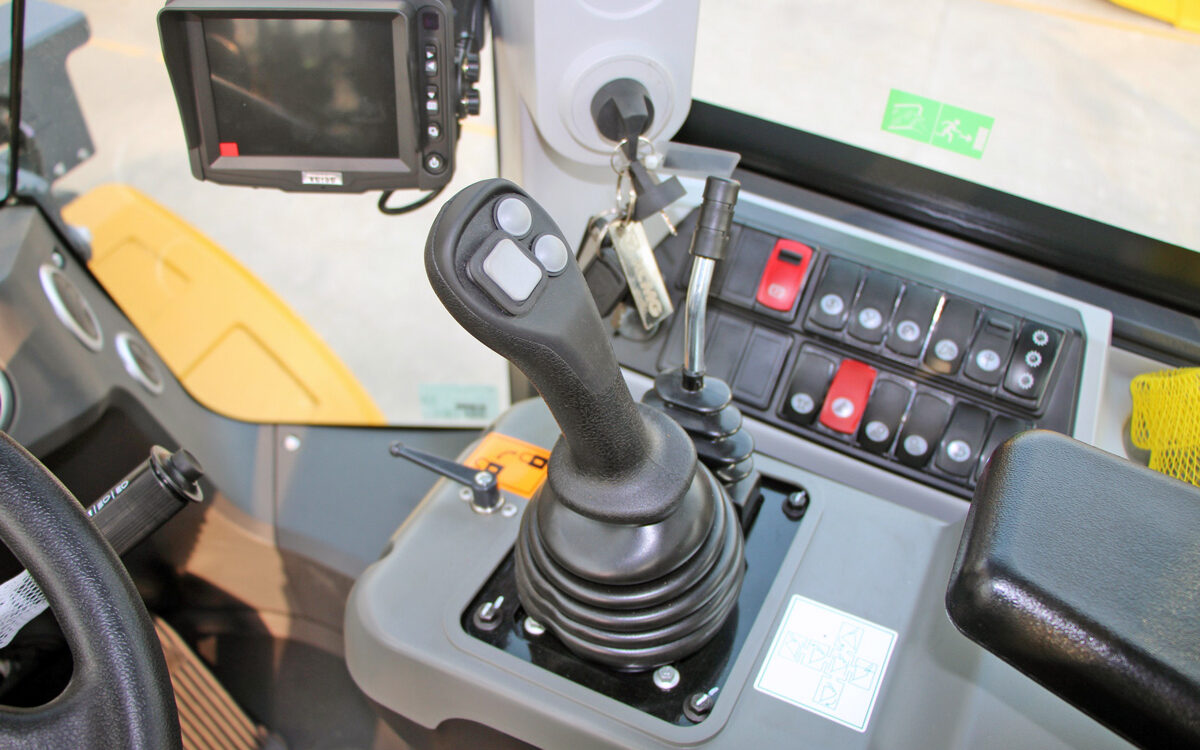 XC948-Wheel-Loader-Controls XC948-Wheel-Loader-Controls