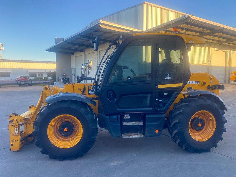 2021 JCB 532-70 Agri Super Telehandler image 2