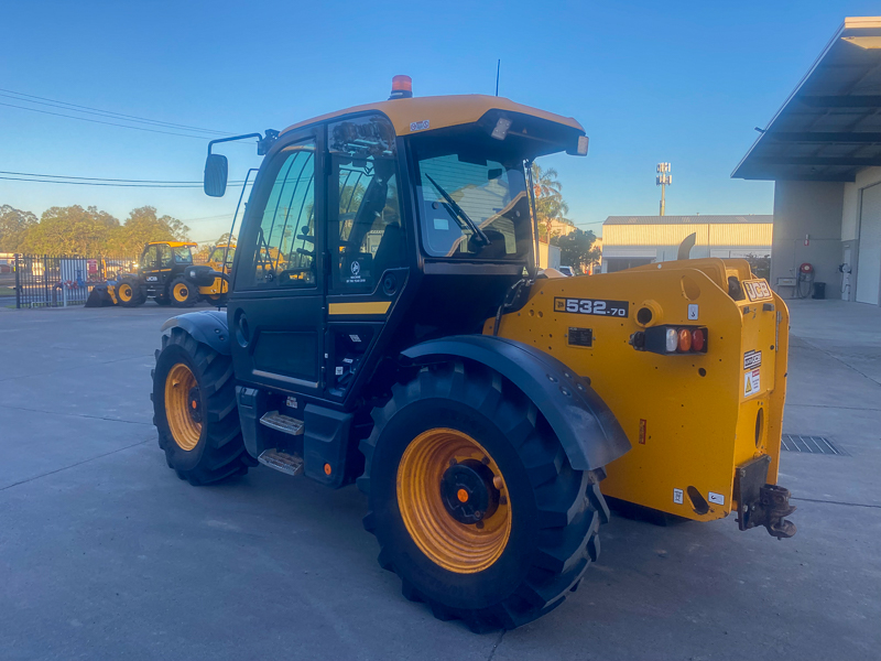 2021 JCB 532-70 Agri Super Telehandler image 3