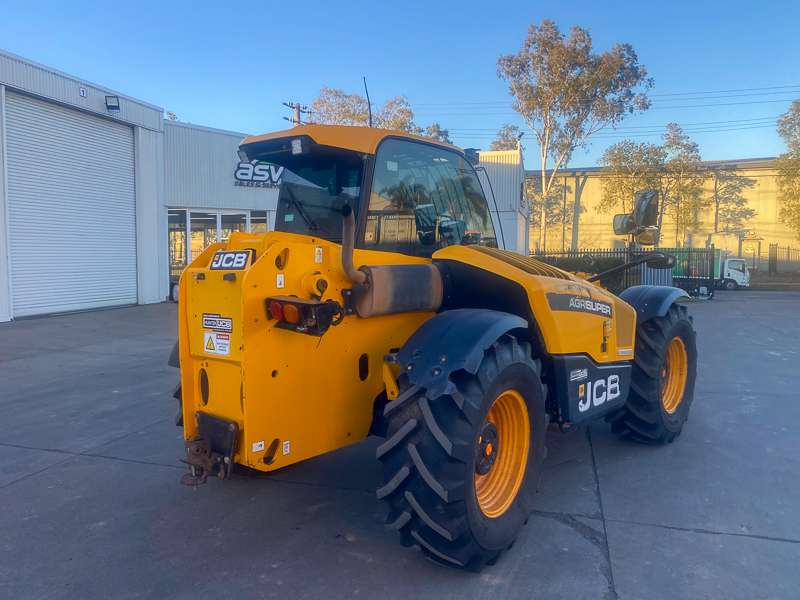 2021 JCB 532-70 Agri Super Telehandler image 4