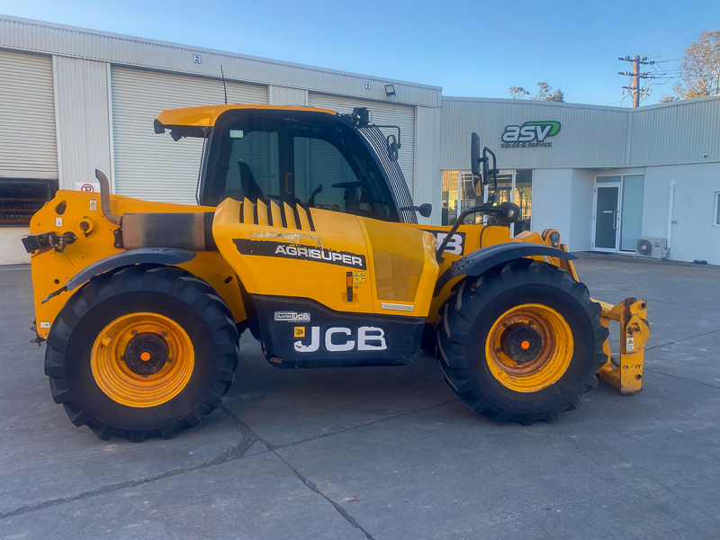 2021 JCB 532-70 Agri Super Telehandler image 5