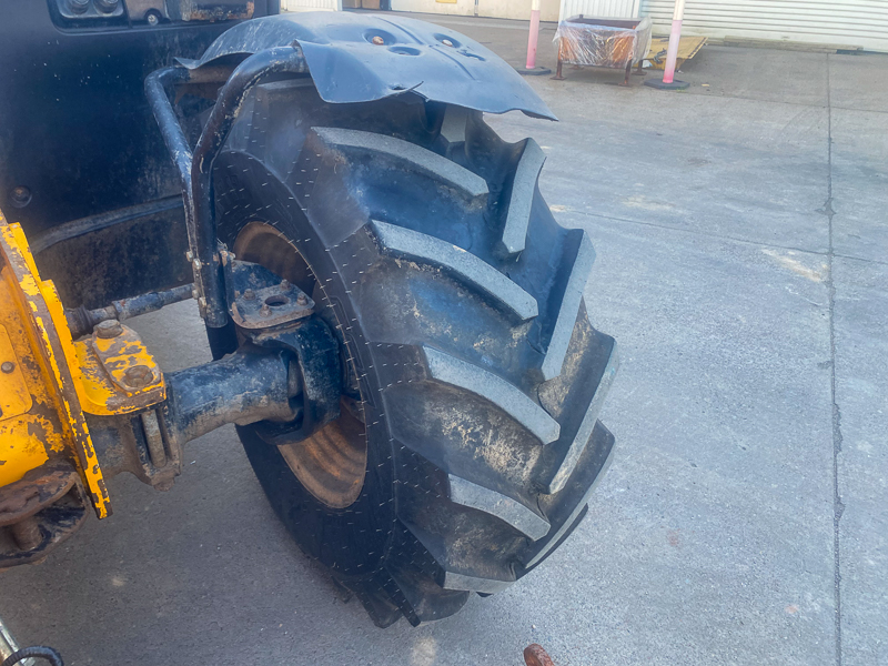 2021 JCB 532-70 Agri Super Telehandler image 8